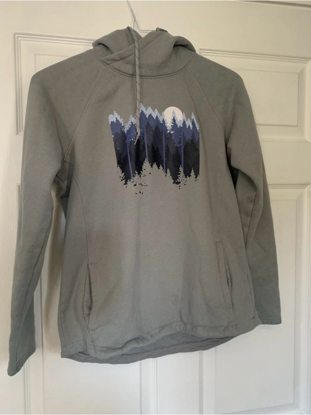 Columbia Sportswear Hoodie Gray Medium Forest Tree Graphic Pullover Sweatshirt